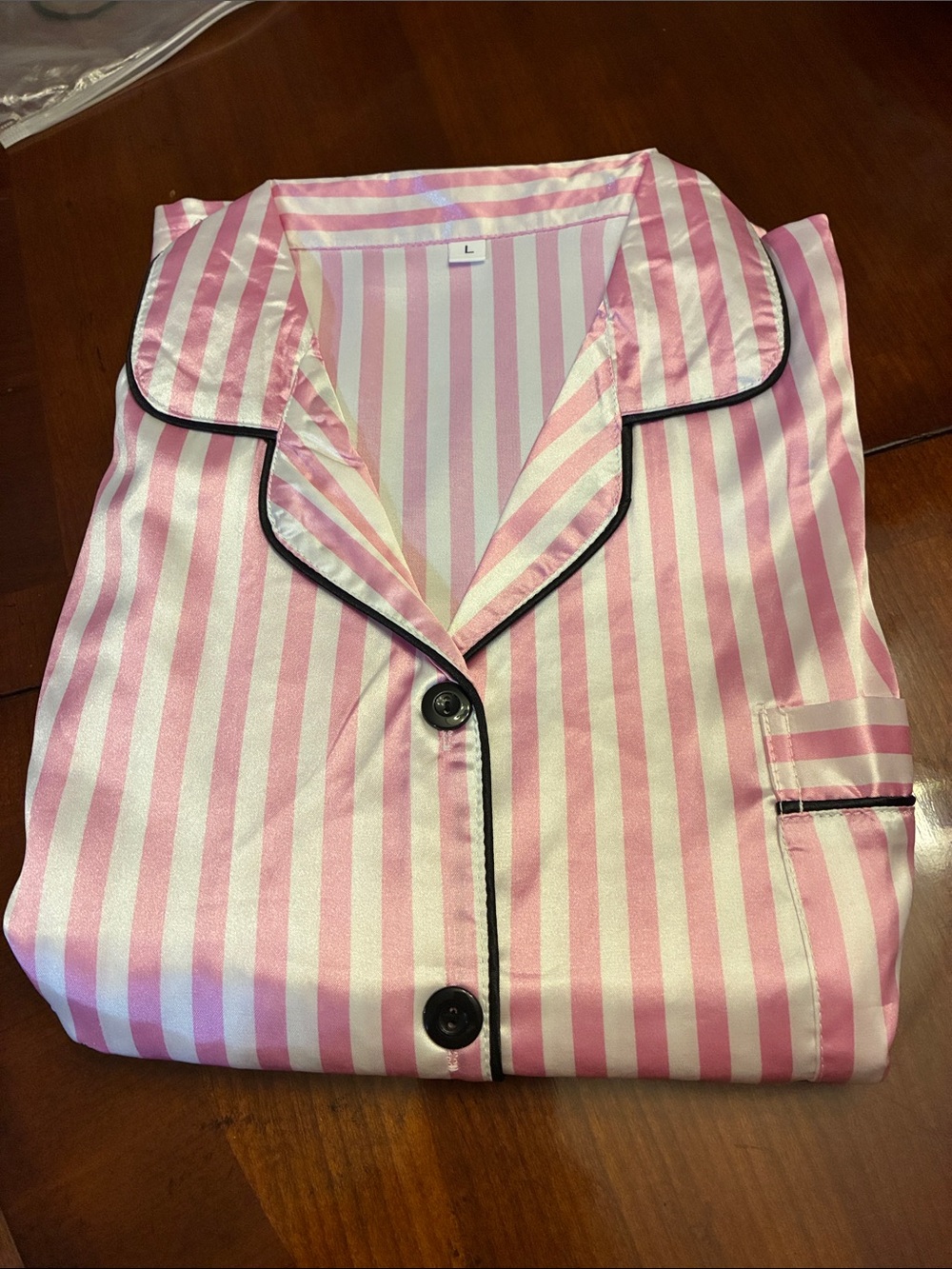 Women’s Pink Striped Pajama Set. Top and Shorts. Size L. Unbranded. Satin. NEW